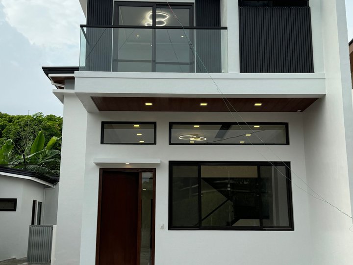 Luxury 2 Storey House and Lot for Sale near SM Southmall