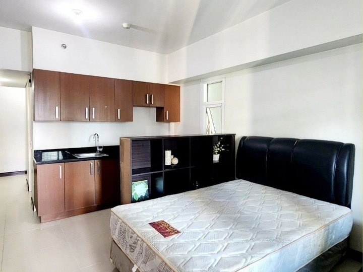 Studio Unit at Aston Two Serendra for rent in BGC Taguig