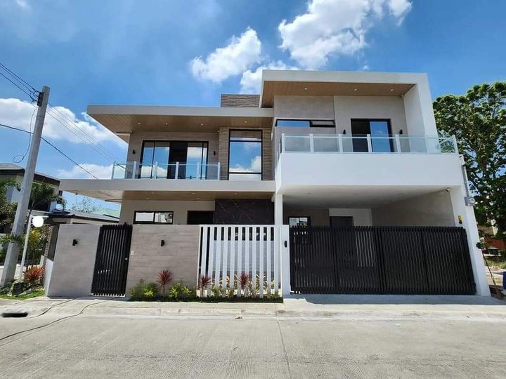 5Bedrooms 2storey MODERN CONTEMPORARY HOUSE & Lot in Angeles Pampanga