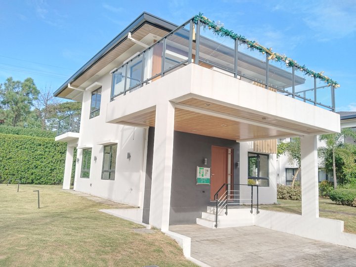 5-bedroom Single Detached House For Sale in Alabang Muntinlupa