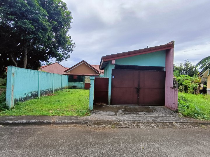 Subdivision lot gated with fence at plantacion meridienne brgy Cumba Lipa city Batangas city,