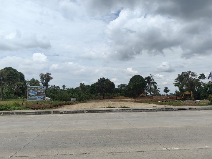 200sqm Residential Lot for sale in Amadeo Cavite Along CTBexpressway EastWest Road, Installment