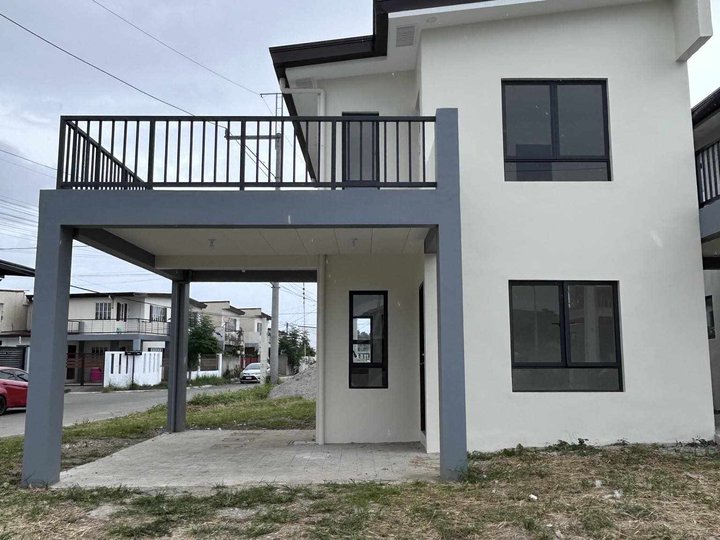 4 bedroom Single Attached House for Sale in CARMONA Cavite