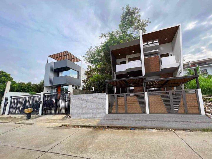 3-bedroom House For Sale in Antipolo Rizal near Vista Mall