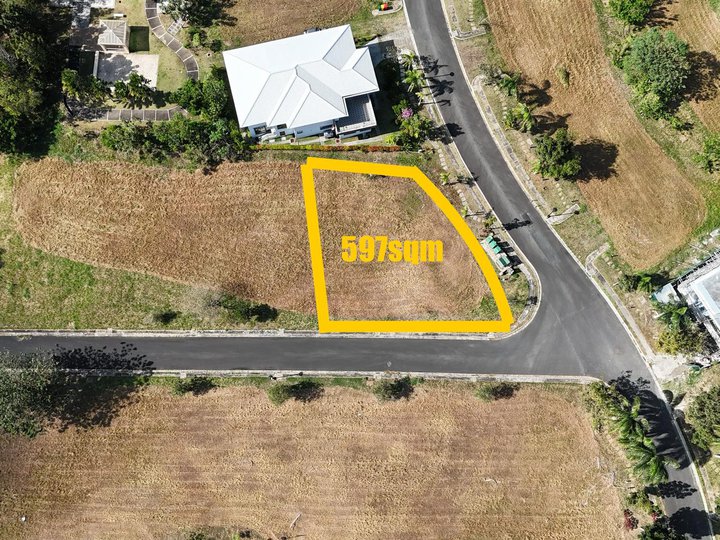 Tagaytay Highlands exclusive corner lot for sale