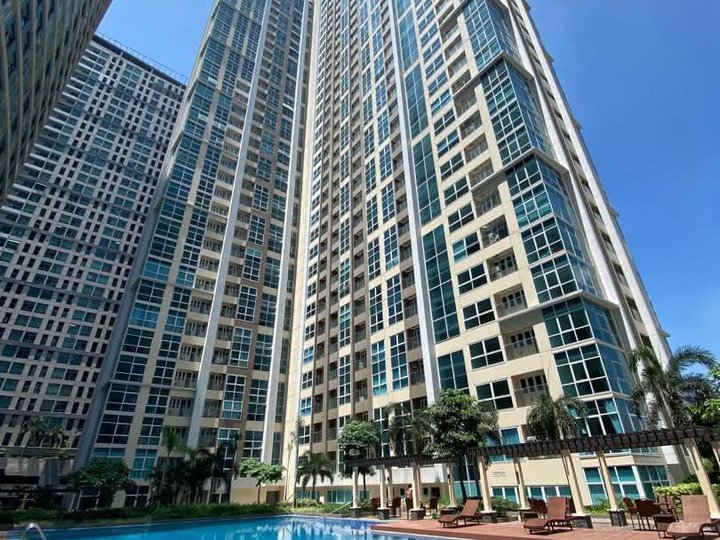 Pre-Owned 61.00 sqm 2-bedroom Residential Condo For Sale in BGC Taguig