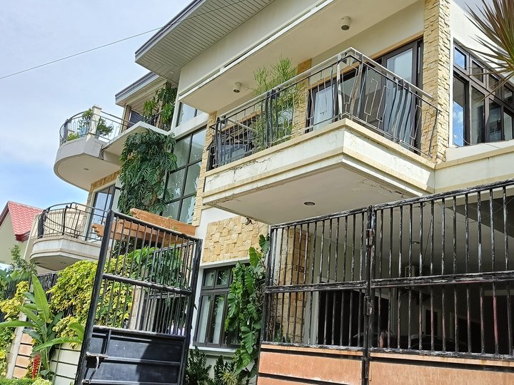 Pre-Owned 5-bedroom Single Detached House For Sale