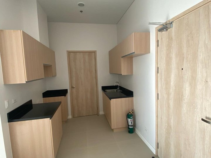 Condo For Sale in Alabang Muntinlupa 1BR RFO