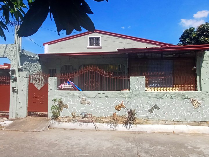 6-bedroom Single Detached House For Sale in Dasmarinas City