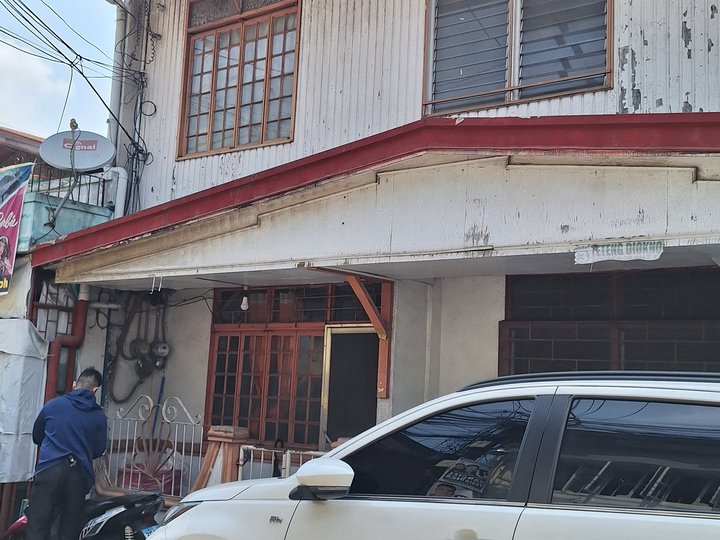 Pre-Owned 5-bedroom Single Detached House For Sale in Paranaque