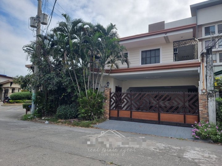 258 sqm Semi Furnished Corner-House Lot at Multinational Village Paranaque