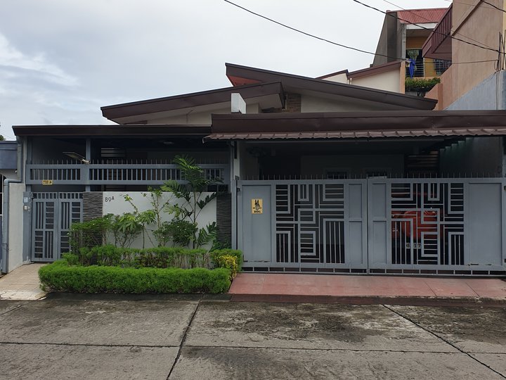 BFRV House and lot for Sale with semi furniture