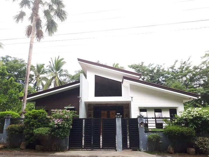 Fully Furnished Farm Home in Exclusive Subd. in Lipa Batangas Houses