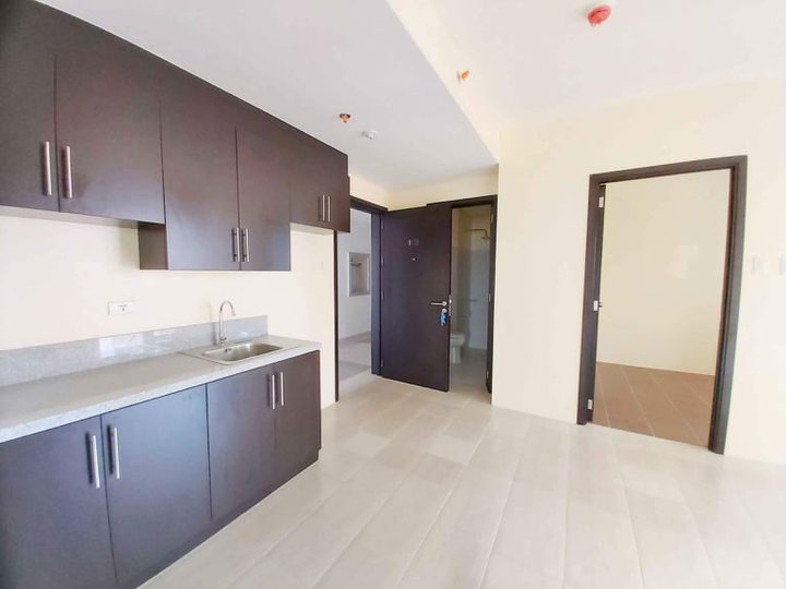 25K month 3-BR with balcony (58 sqm) Monthly Condo For Sale in Pasig