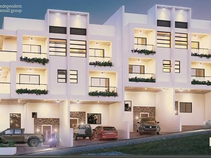 OVERLOOKING TOWNHOUSE FOR SALE IN NIVEL HILLS LAHUG CEBU CITY