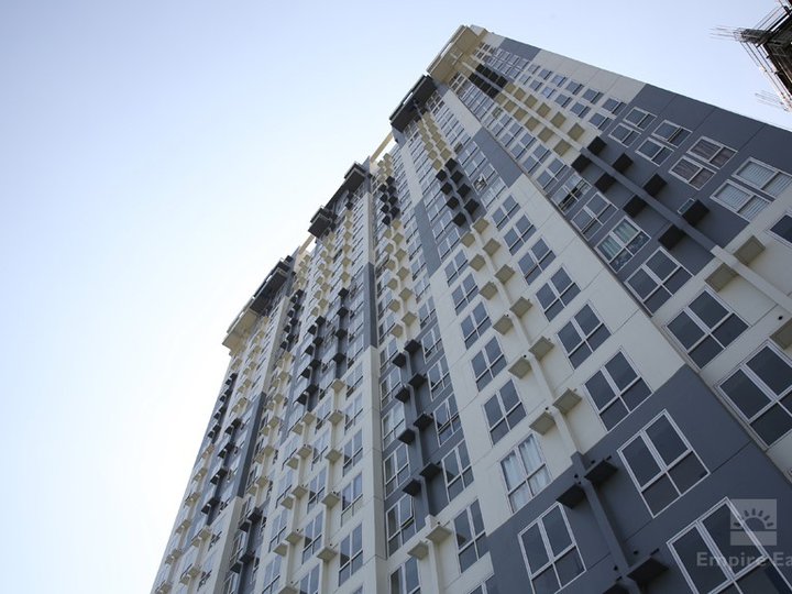 High Rise RFO Condo 2 BR 58 sqm with balcony in Kasara Urban ResortC5