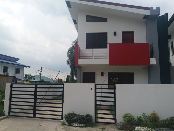 Single Attached House For Sale in Governor's Drive Dasmarinas Cavite!