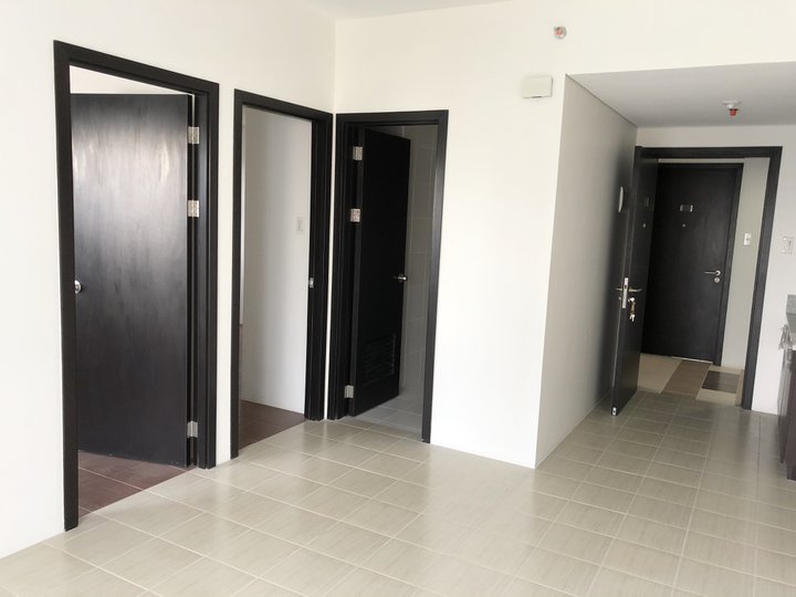 RUSH! RFO Rent to Own 2BR 40 sqm in MANDALUYONG CITY near SM MEGAMALL