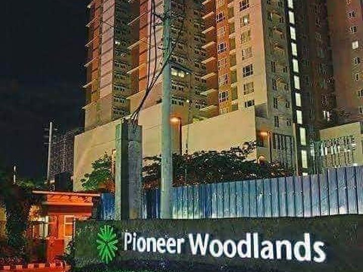 Rent to Own Condo in Pioneer Woodlands Boni Mandaluyong | 2bedrooms