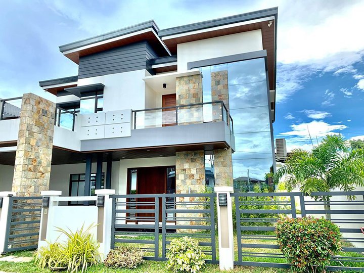Modern House and Lot in Brittany Subdivision Quezon City [House and Lot