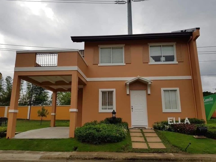 5-Bedrooms with Carport and Balcony in Angeles, Pampanga