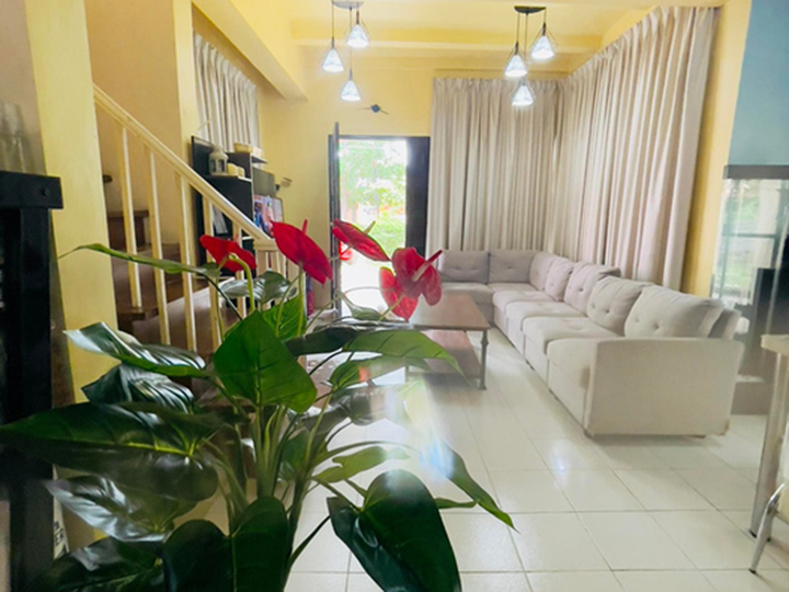 Pre-Owned 5-bedroom Single Detached House For Sale in Bacoor Cavite