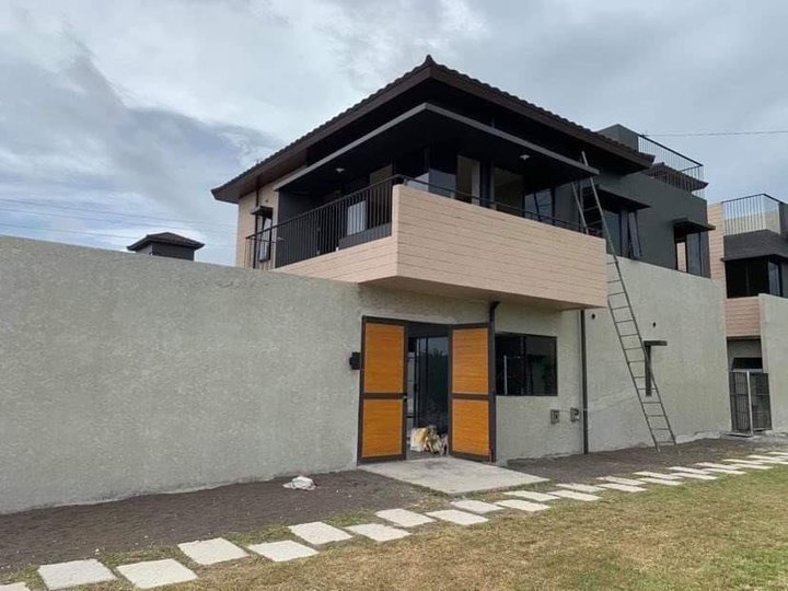 Beach House and Lot for sale in SEAFRONT RESIDENCES San Juan Batangas