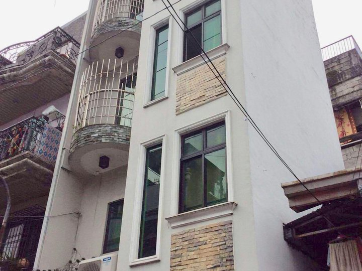 House and Lot FOR SALE in Libis Mandaluyong