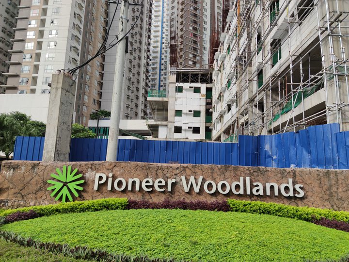 Pioneer Woodlands Condominium in Mandaluyong P25,000 month 2-BR 50 sqm