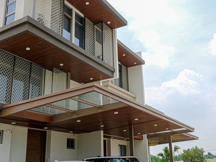 Solar Powered 4-Bedroom Townhouse For Sale in Laguna Nuvali.