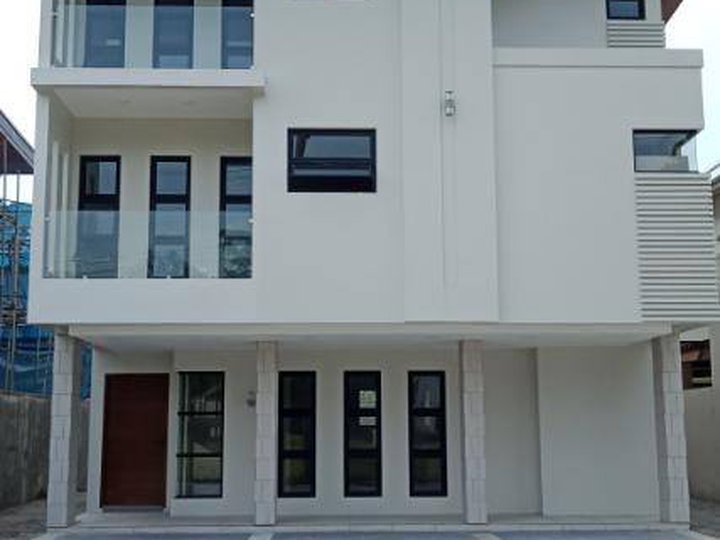 Brand New 3-Storey House For Sale - Marquee Place