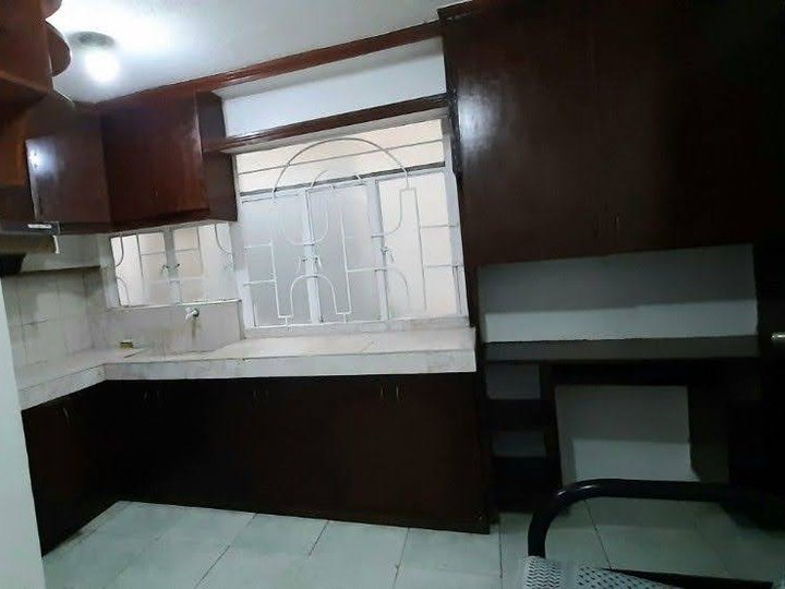 2 Houses with Ample Space FOR SALE in Rizal Makati