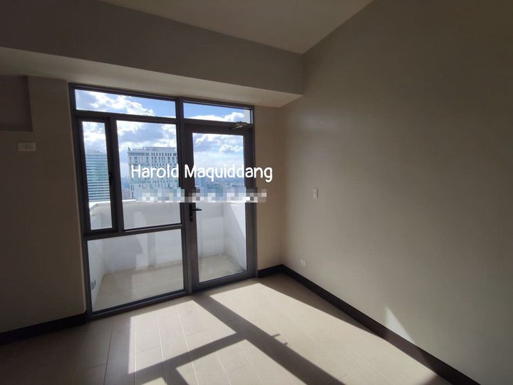 Condo for Sale in Manhattan for as low as 20K/month 2-BR 71 sqm w/ bal