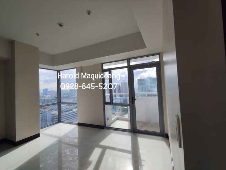 15K Monthly High-End Affordable Condo 1-BR 56 sqm with balcony RENT-TO
