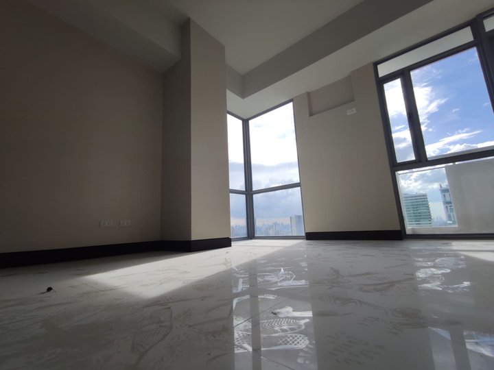 10% Down Payment P50,000/month 2-BR with balcony 69 sqm in Manhattan