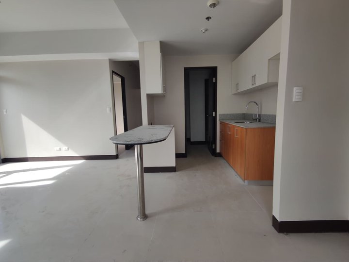 High End Condo in Quezon City 2-bedrooms 69 sqm with balcony near Gate