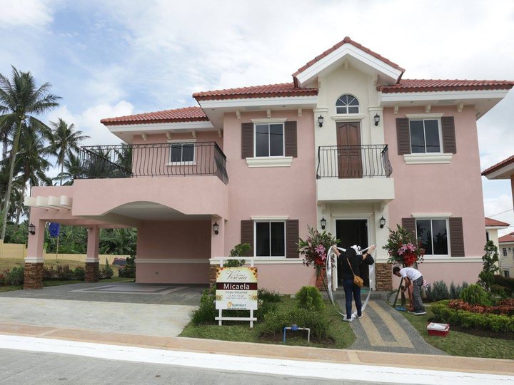 4 Bedrooms House and Lot Single Detached in Sta Rosa Tagaytay Road Silang Cavite Suntrust Verona