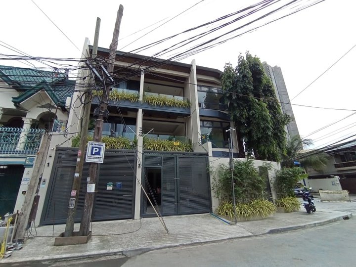 High End 3 Bedroom Townhouse for Sale in Mandaluyong with 2 Parking
