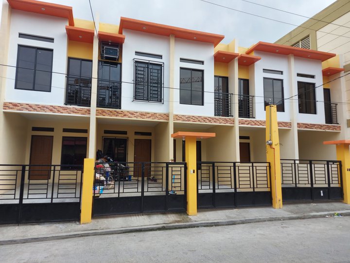 Pre-selling 2-bedroom Townhouse For Sale in Muntinlupa Metro Manila