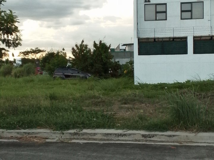I'm selling 141sqm. 3.87M 5yrs to pay ,residential lot in Highway2000,Taytay Rizal 09759663299