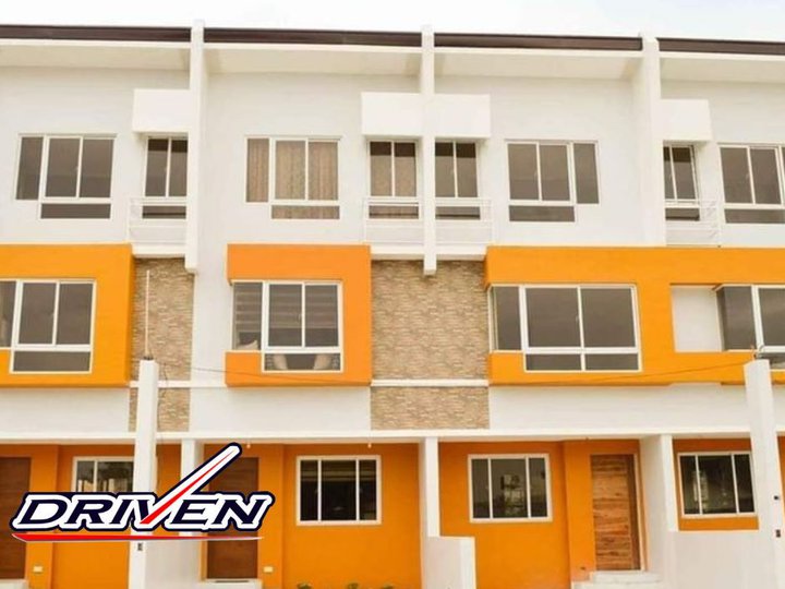 3-Storey Townhouse with 3 Bedroom and 2 T&B in Las Pinas City