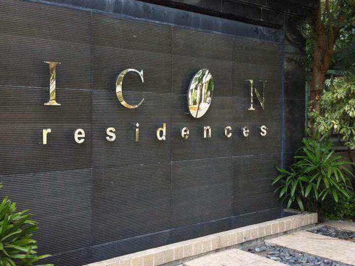 Foreclosed The Icon Residences 36sqm 1BR Condo For Sale BGC Taguig