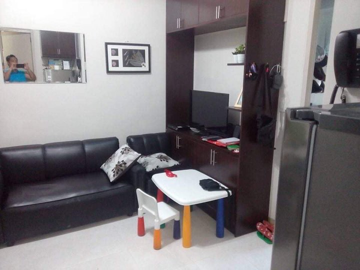 pre-owned 2 bedroom condo for sale in Mandaluyong Very Near Makati