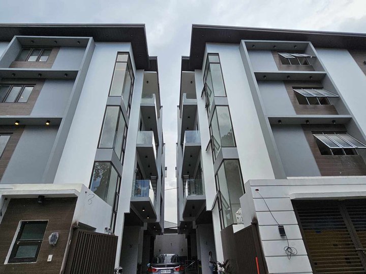 488 sqm - TOWNHOUSE with Elevator FOR SALE in New Manila Quezon City