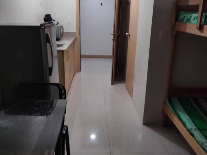 RUSH Sale 1 Bedroom with Balcony in Field Residences Paranaque City