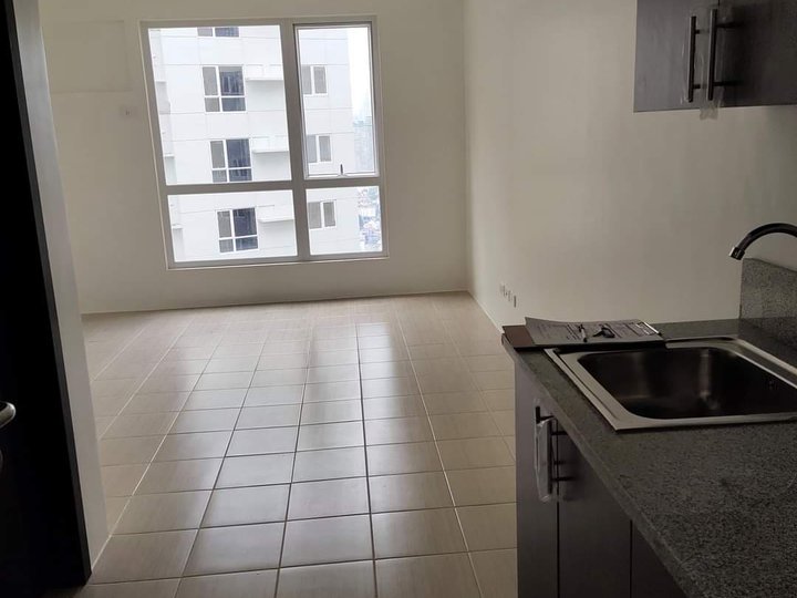 Rent to Own 25K Monthly 2 Beds 50 sqm in MRT-Boni Mandaluyong EDSA