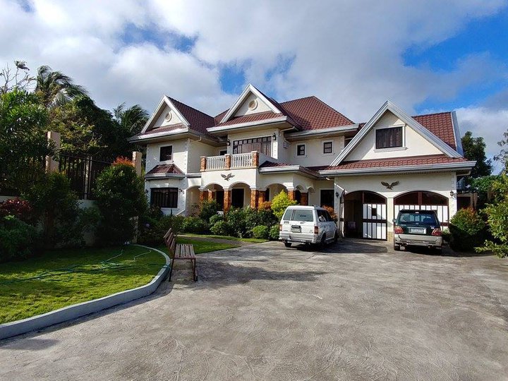 For Sale: Fully Furnished Mansion in Amadeo Cavite 1,025 sqm Tagaytay Feels