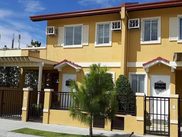 INNER UNIT TOWNHOUSE FOR SALE IN TAGUIG