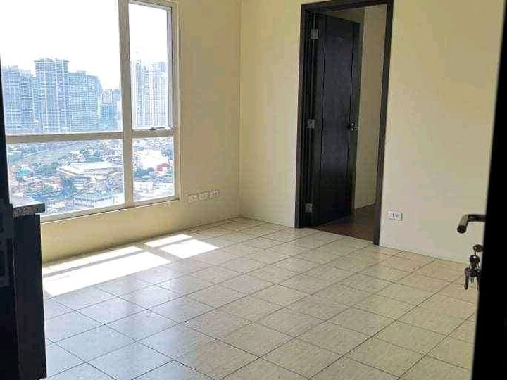 RFO 40.00 sqm 2-bedroom Condo Rent-to-own in Mandaluyong Metro Manila