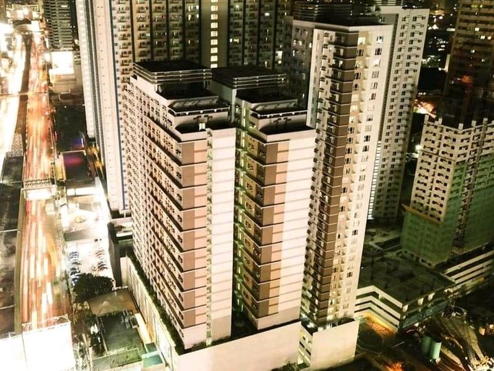 2br lipat agad 25,000 monthly Rent to own along Edsa Boni